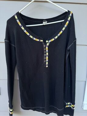black we the free long sleeve size large